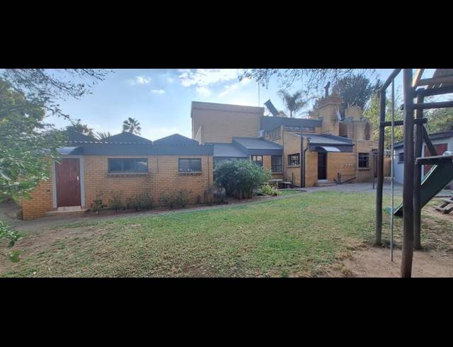 5 BEDROOM HOUSE FOR SALE IN VANDERBIJLPARK SW 5